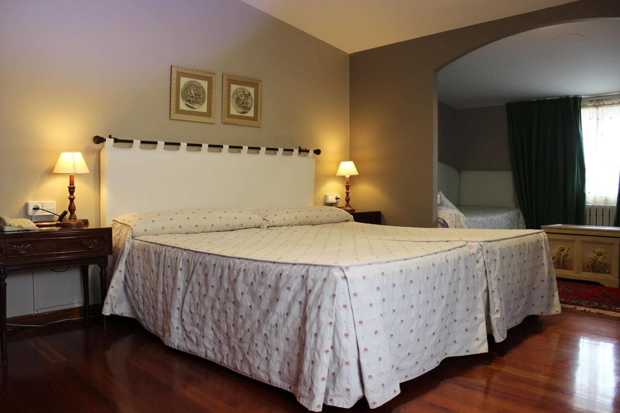 Hotel O Pino Exterior photo